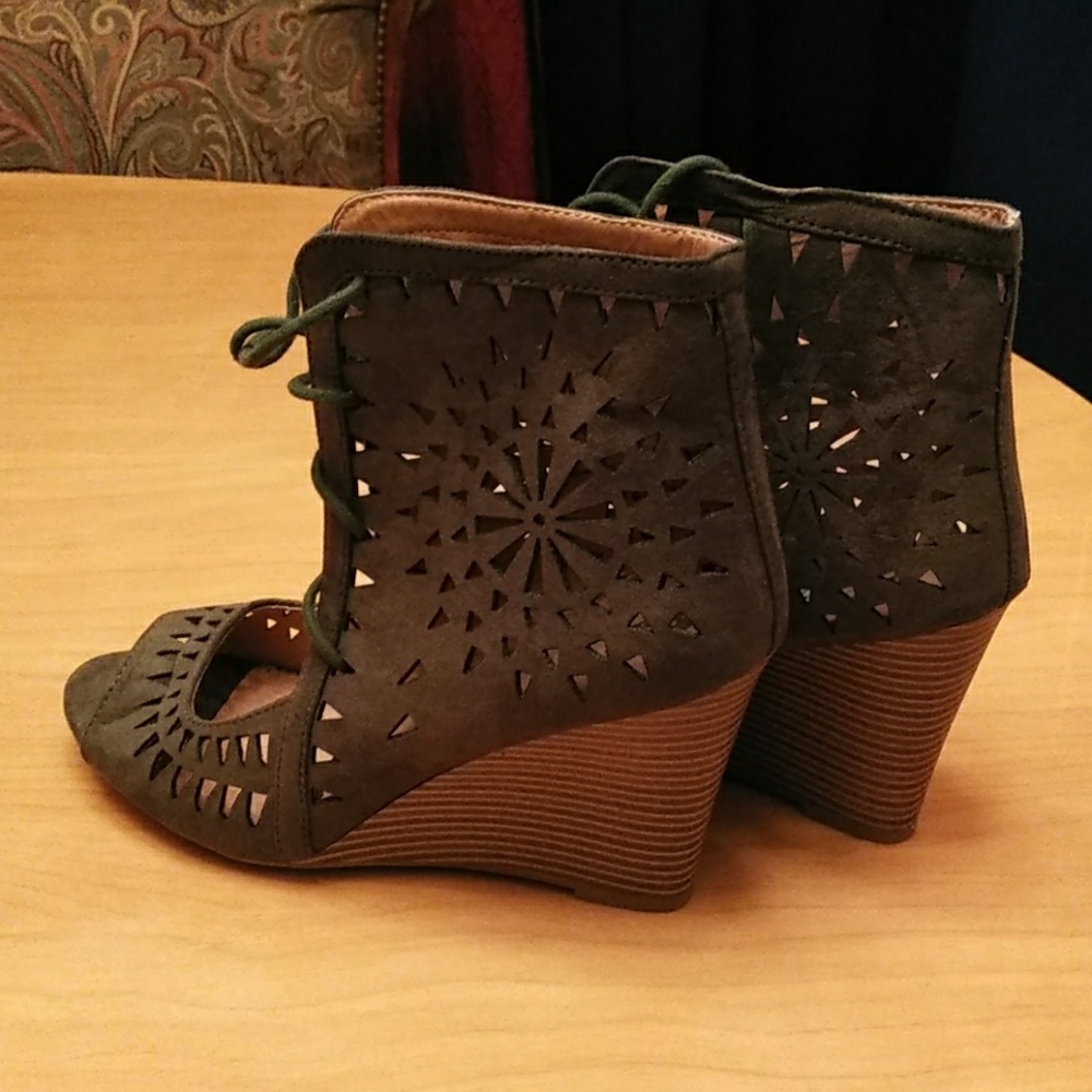 Wedges - Picture 2 of 3